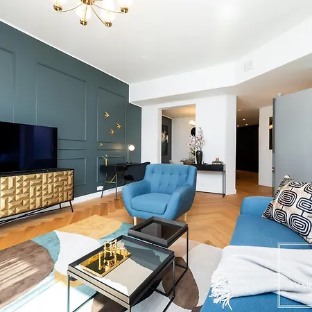 High-end 2br, Ambassador Building, Lift, Skyline View *