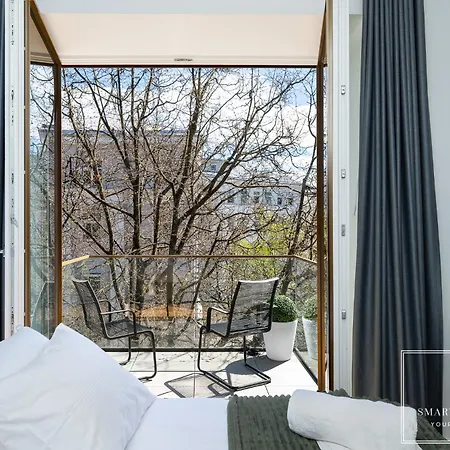 High-end 2br, Ambassador Building, Lift, Skyline View * タリン